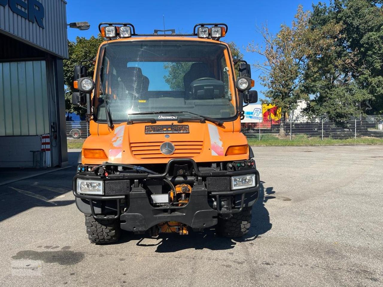 Sonstige Gartentechnik & Kommunaltechnik van het type Mercedes-Benz Mercedes Benz Unimog U 400 6 Zylinder, Gebrauchtmaschine in Hengersberg (Foto 3)