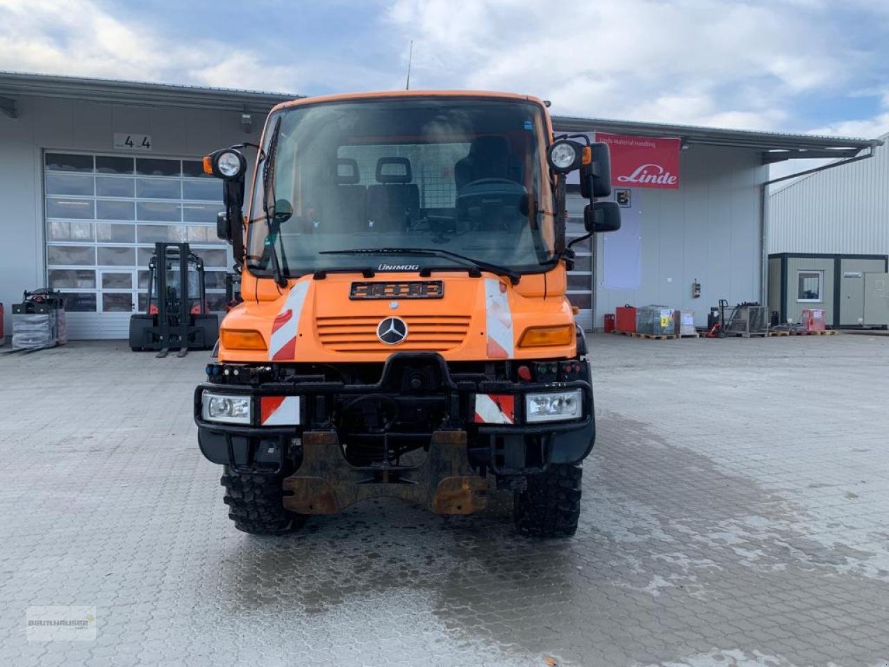 Sonstige Gartentechnik & Kommunaltechnik Türe ait Mercedes-Benz Mercedes Benz Unimog U 400 6 Zylinder, Gebrauchtmaschine içinde Hagelstadt (resim 2)