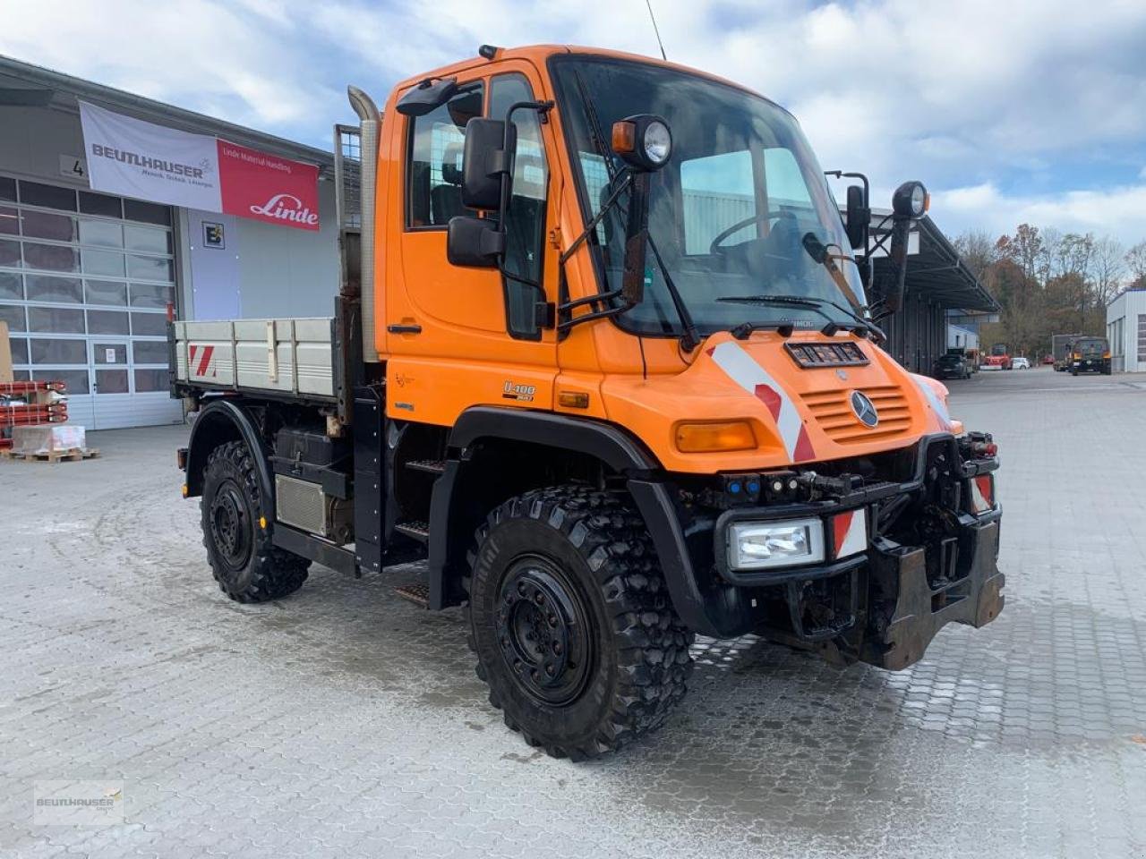 Sonstige Gartentechnik & Kommunaltechnik tipa Mercedes-Benz Mercedes Benz Unimog U 400 6 Zylinder, Gebrauchtmaschine u Hagelstadt (Slika 4)