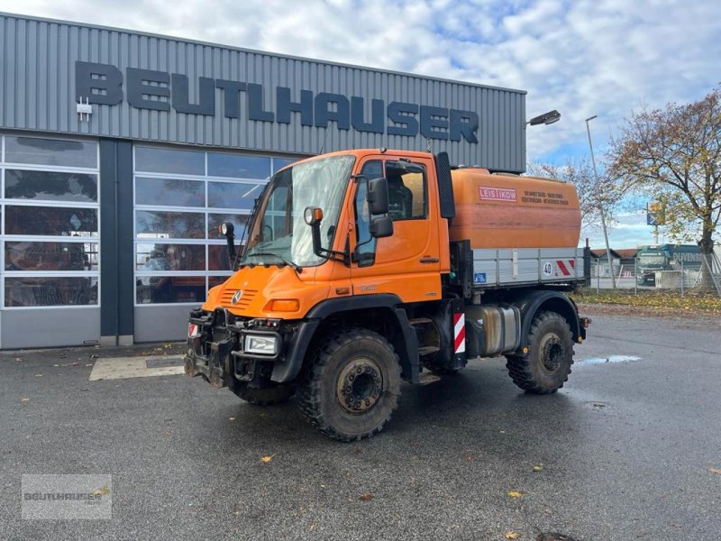 Sonstige Gartentechnik & Kommunaltechnik of the type Mercedes-Benz Mercedes Benz Unimog U 400, Gebrauchtmaschine in Hengersberg