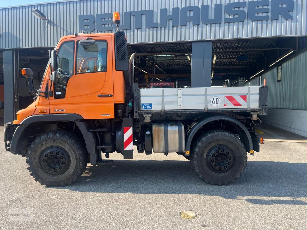 Sonstige Gartentechnik & Kommunaltechnik a típus Mercedes-Benz Mercedes Benz Unimog U 400, Gebrauchtmaschine ekkor: Hengersberg (Kép 11)