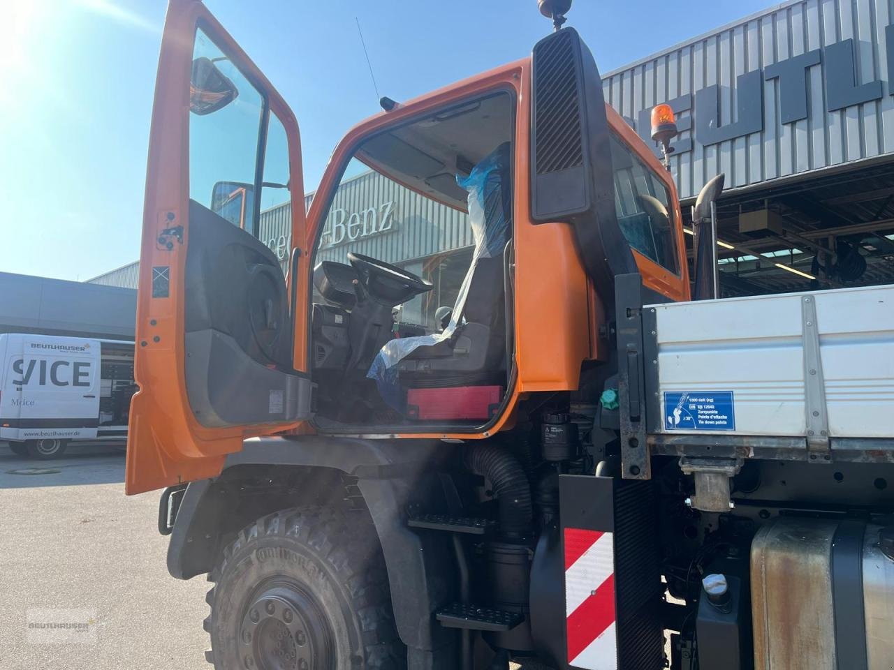 Sonstige Gartentechnik & Kommunaltechnik a típus Mercedes-Benz Mercedes Benz Unimog U 400, Gebrauchtmaschine ekkor: Hengersberg (Kép 14)