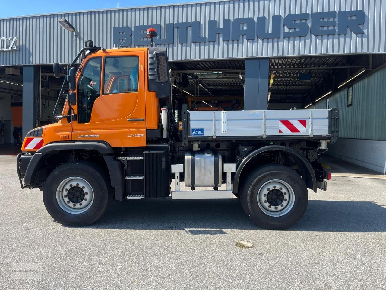 Sonstige Gartentechnik & Kommunaltechnik Türe ait Mercedes-Benz Mercedes Benz Unimog U 427 Top Ausstattung, Gebrauchtmaschine içinde Hengersberg (resim 10)