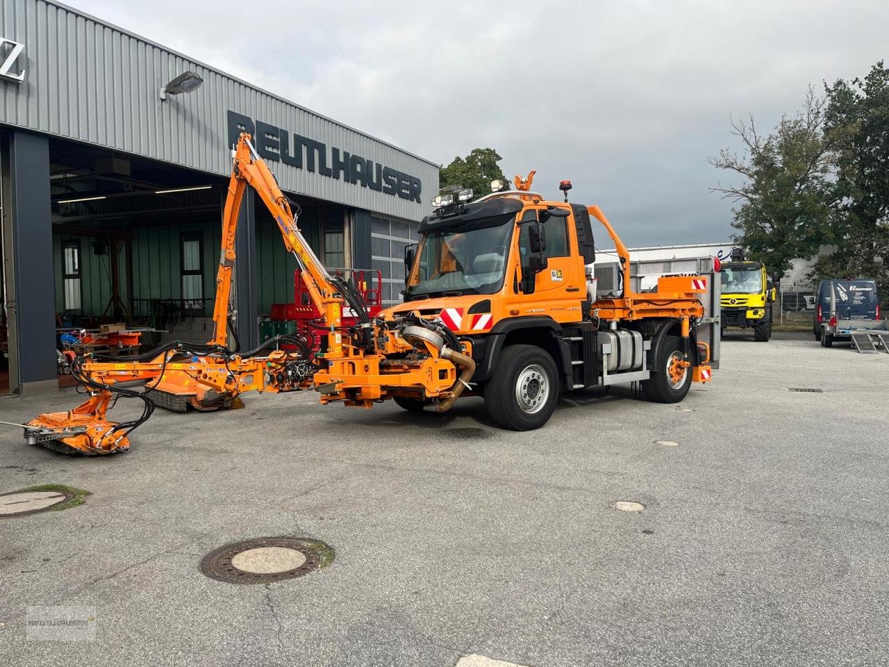 Sonstige Gartentechnik & Kommunaltechnik des Typs Mercedes-Benz Mercedes Benz Unimog U 530 mit Mulag MHU 800 MKM 700, Gebrauchtmaschine in Hengersberg (Bild 1)