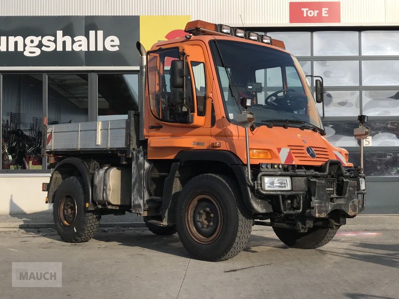 Sonstige Gartentechnik & Kommunaltechnik Türe ait Mercedes-Benz Unimog   U300, Gebrauchtmaschine içinde Burgkirchen (resim 1)