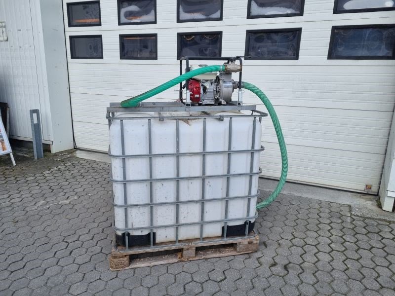 Sonstige Gartentechnik & Kommunaltechnik typu Sonstige 1000 l Wassertank mit Motor, Gebrauchtmaschine w Chur (Zdjęcie 4)