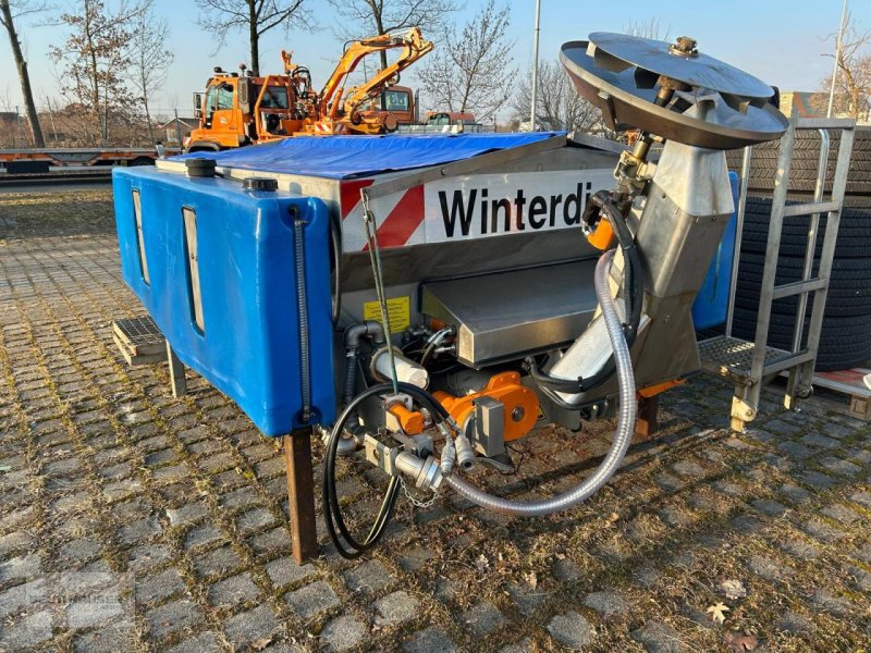 Sonstige Gartentechnik & Kommunaltechnik of the type Sonstige Bucher Gmeiner Streuautomat Streuer Edelstahl STA 2500 TC FS, Gebrauchtmaschine in Hengersberg (Picture 1)