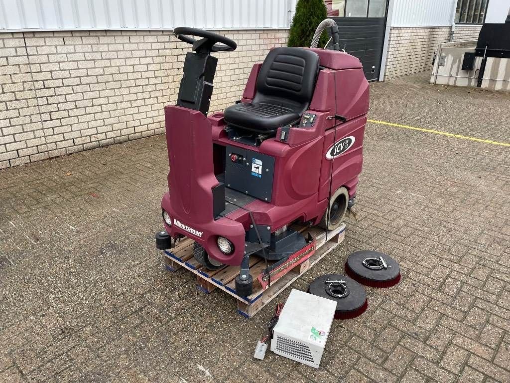 Sonstige Gartentechnik & Kommunaltechnik del tipo Sonstige Minuteman Powerboss SC2832E, Gebrauchtmaschine In WIJCHEN (Immagine 2)