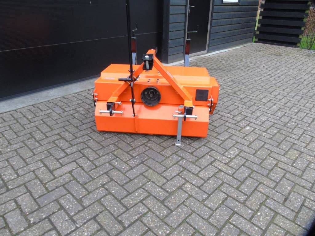 Sonstige Gartentechnik & Kommunaltechnik del tipo Sonstige Veegmachine PTO 115cm aftakas aangedreven minitrekker, Gebrauchtmaschine en Ederveen (Imagen 3)