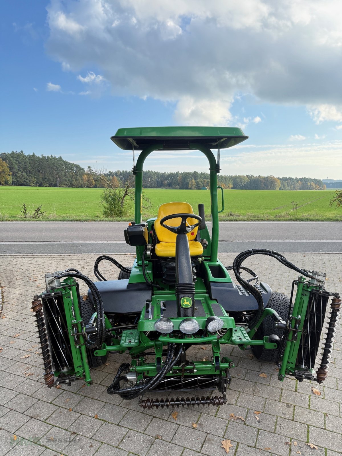 Sonstige Golftechnik des Typs John Deere 8700A, Gebrauchtmaschine in Weidenbach (Bild 3)