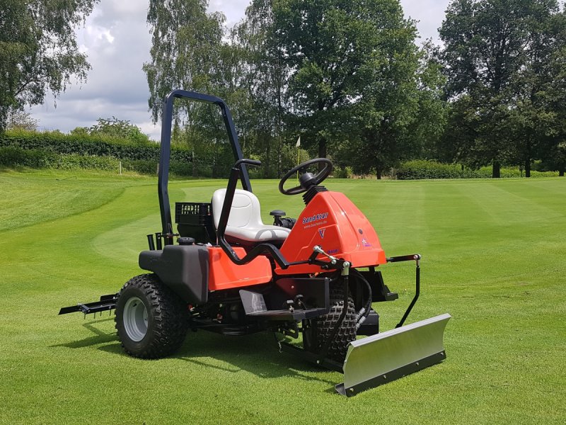 Sonstige Golftechnik van het type Smithco Sand Star 3-WD Diesel Neu, Neumaschine in Olpe (Foto 1)