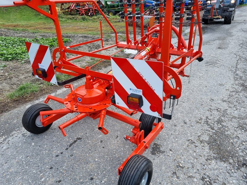 Sonstige Grünlandtechnik & Futtererntetechnik typu Kuhn GA 3201 GM Kreiselschwader, Gebrauchtmaschine w Chur (Zdjęcie 3)