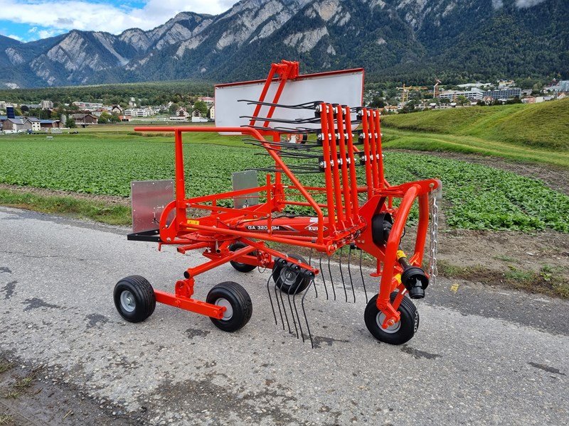 Sonstige Grünlandtechnik & Futtererntetechnik van het type Kuhn GA 3201 GM Kreiselschwader, Gebrauchtmaschine in Chur (Foto 1)