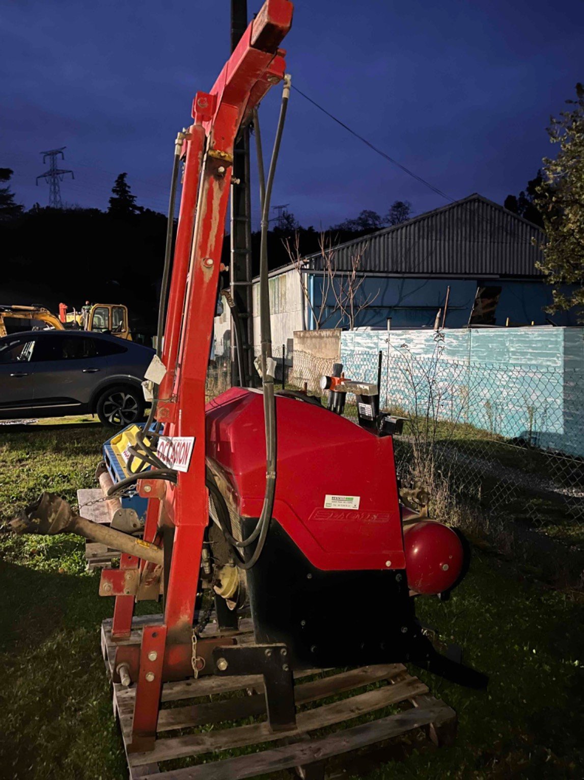 Sonstige Grünlandtechnik & Futtererntetechnik du type Sonstige Enfonce pieux, affûte piquet Xt Lacme, Gebrauchtmaschine en ROYNAC (Photo 4)