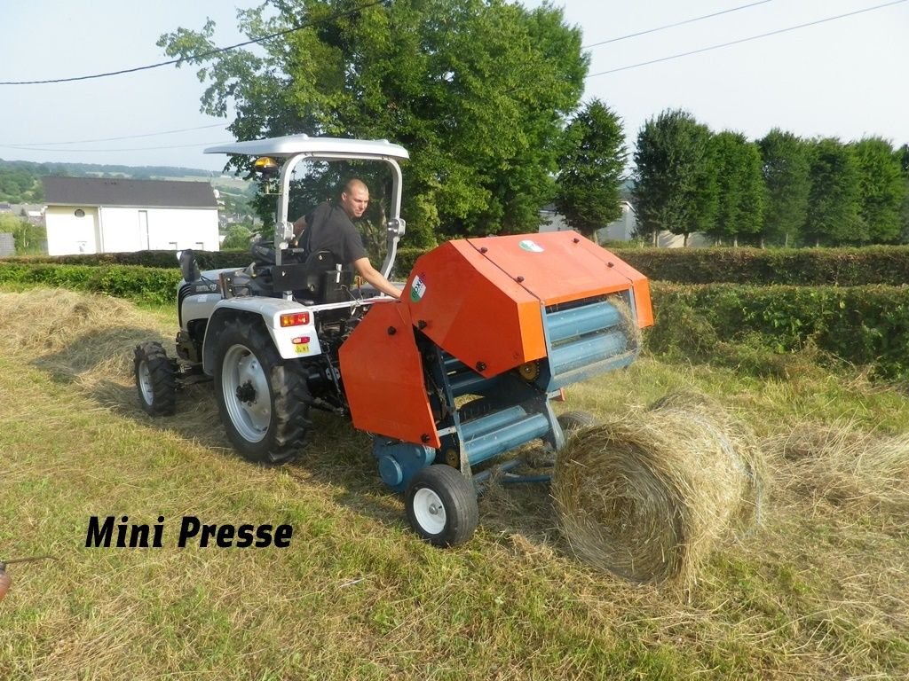 Sonstige Grünlandtechnik & Futtererntetechnik типа Zeppelin MINI PRESSE BALLE RONDE 50Z, Gebrauchtmaschine в RETHEL (Фотография 5)