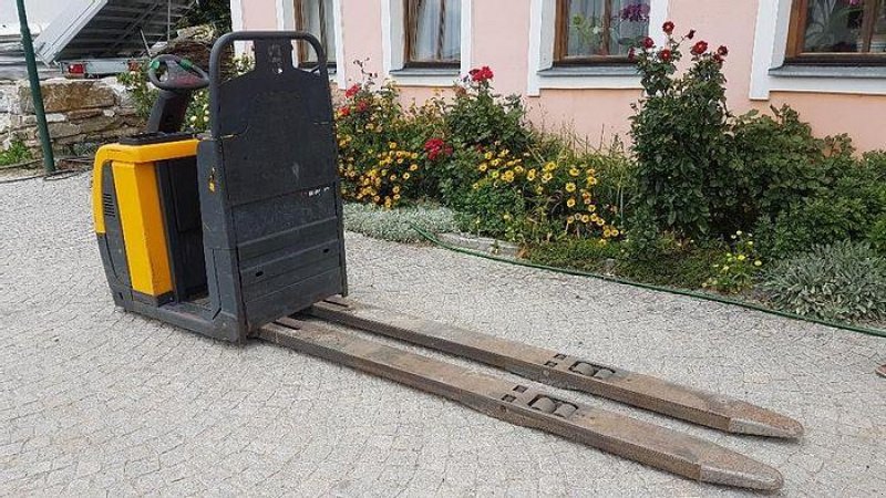 Sonstige Hoftechnik typu Jungheinrich ECE 225 Komissionierer, Gebrauchtmaschine v Brunn an der Wild (Obrázek 2)