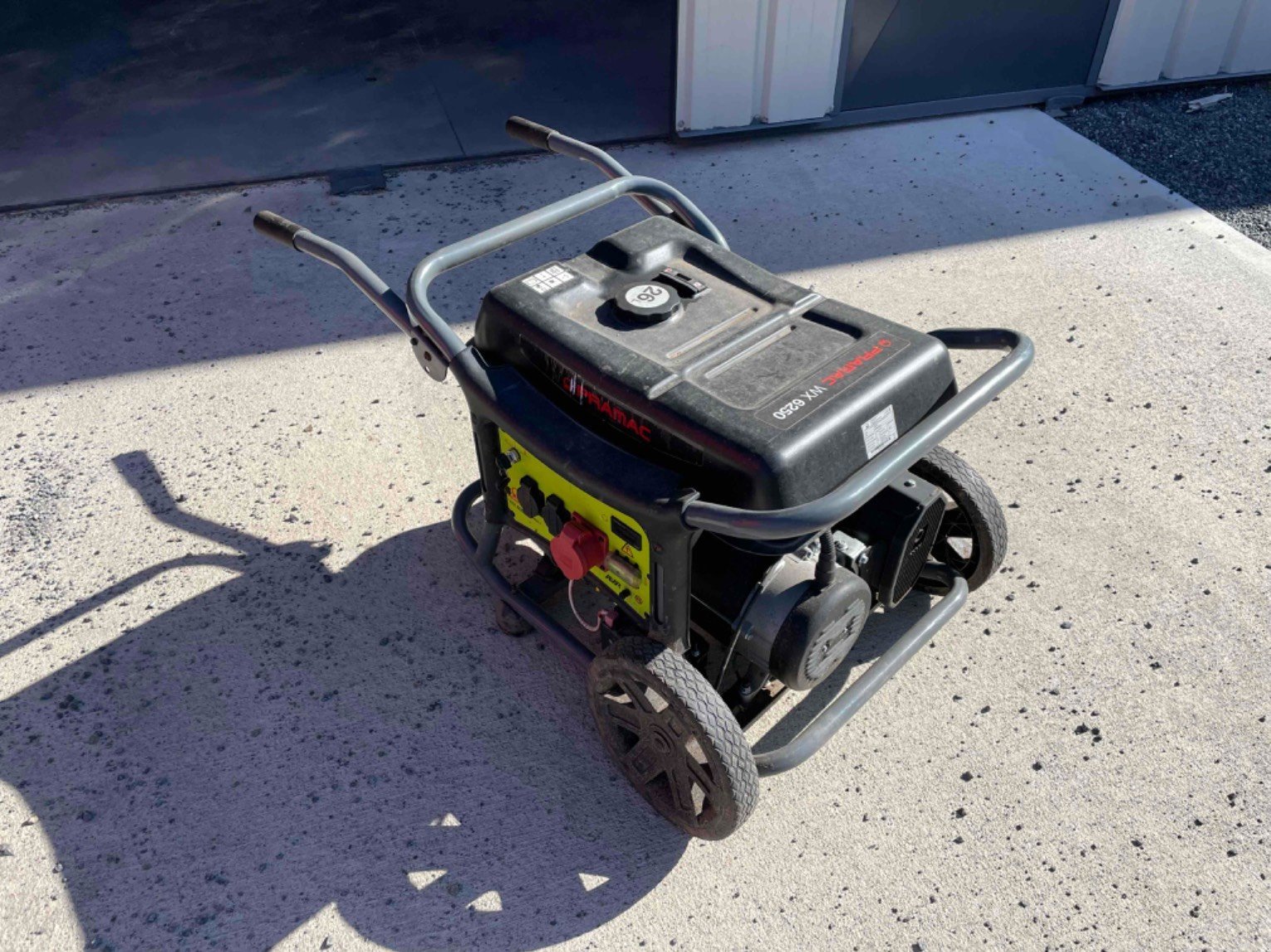 Sonstige Hoftechnik tip Pramac Groupe électrogène WX6250ES Pramac, Gebrauchtmaschine in LA SOUTERRAINE (Poză 4)