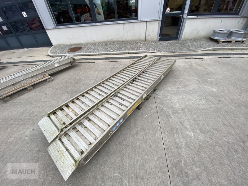 Sonstige Hoftechnik des Typs Sonstige Steiner Auffahrrampen 3,3m, Gebrauchtmaschine in Burgkirchen