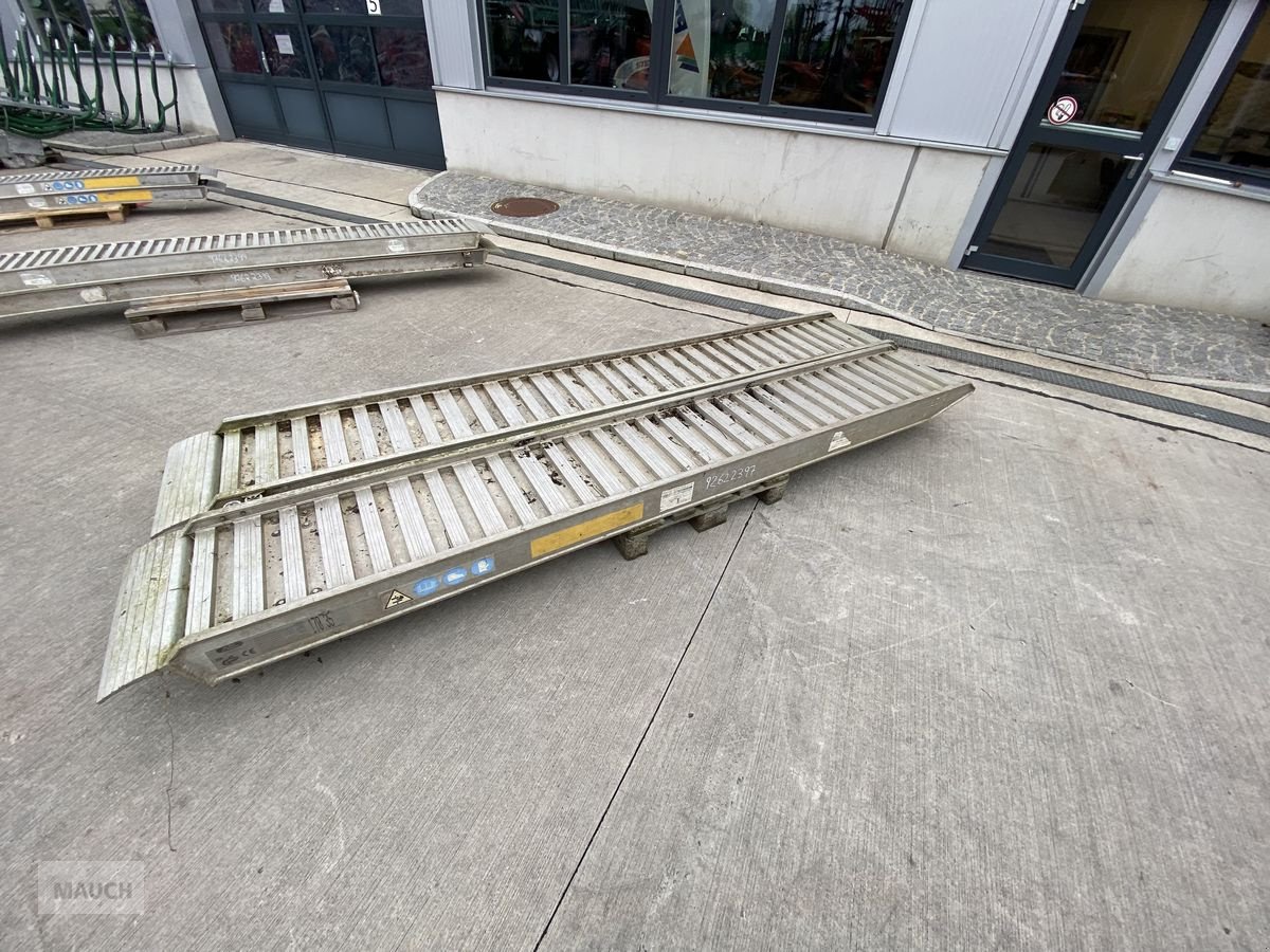 Sonstige Hoftechnik van het type Sonstige Steiner Auffahrrampen 3,3m, Gebrauchtmaschine in Burgkirchen (Foto 2)