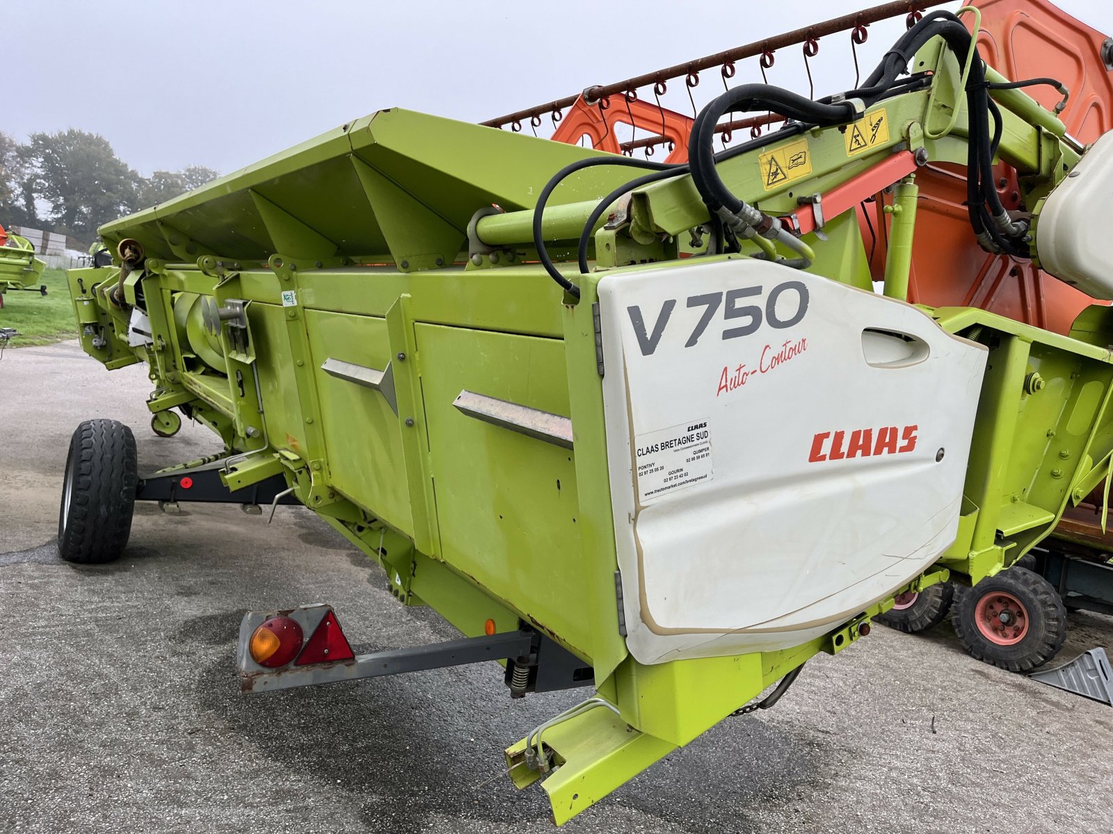 Sonstige Mähdrescherteile van het type CLAAS COUPE 7.50 VARIO + CHARIOT, Gebrauchtmaschine in PONTIVY (Foto 3)