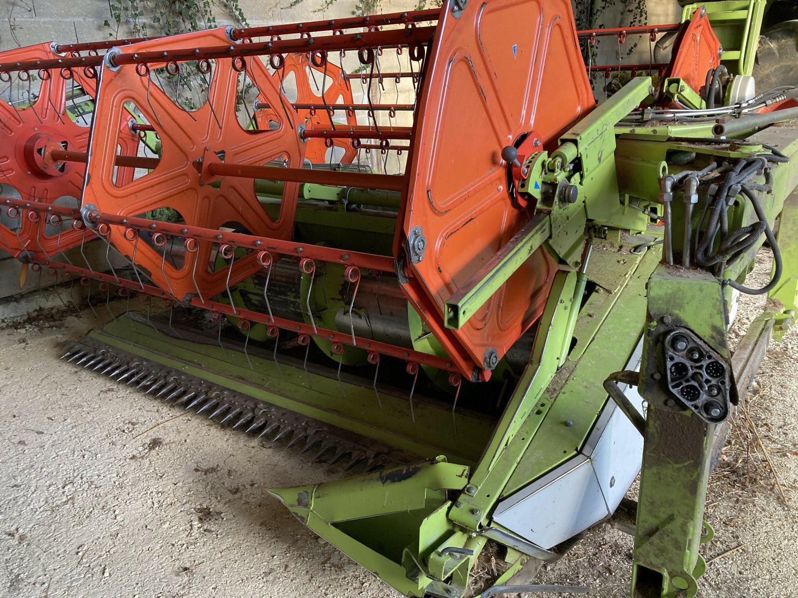 Sonstige Mähdrescherteile typu CLAAS COUPE CLAAS C 540, Gebrauchtmaschine v Charnay-lès-macon (Obrázek 4)