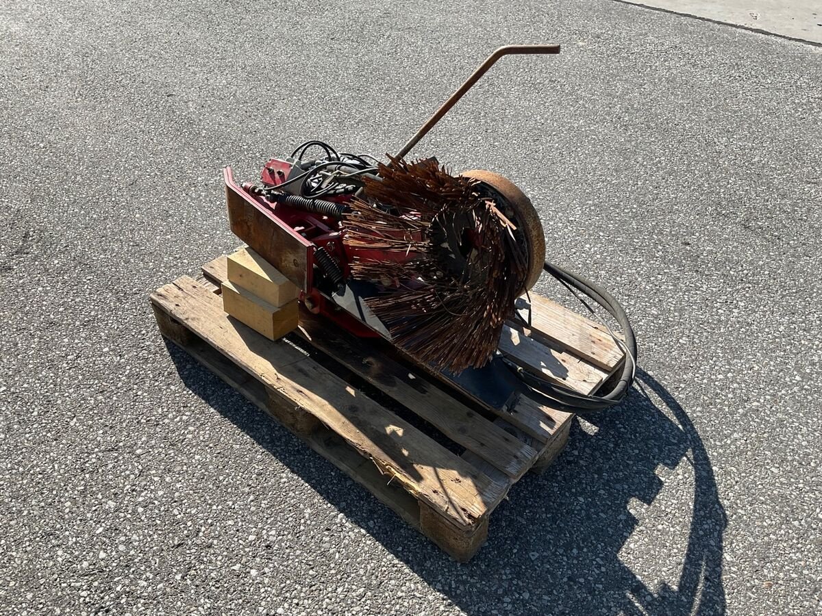 Sonstige Obsttechnik & Weinbautechnik des Typs Sonstige Wildkrautbürste 420, Gebrauchtmaschine in Zwettl (Bild 2)