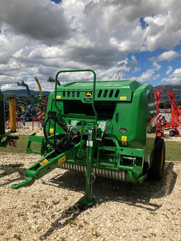 Sonstige Pressen типа John Deere F 441 M, Neumaschine в Chavornay (Фотография 1)