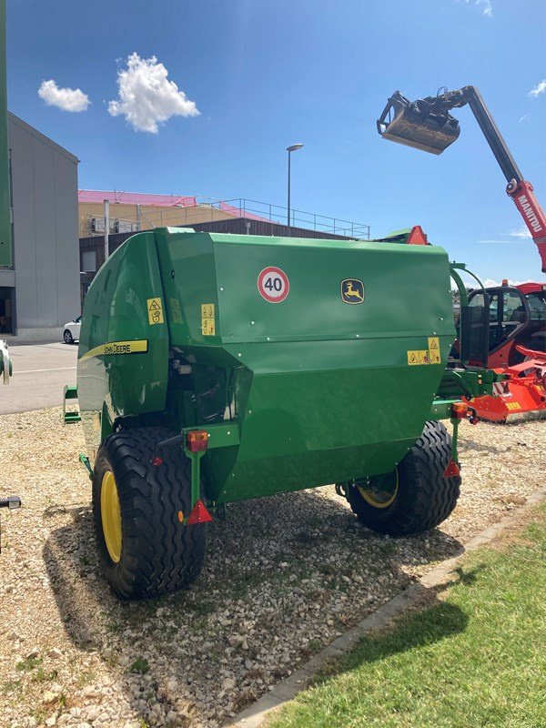 Sonstige Pressen del tipo John Deere F 441 M, Neumaschine en Chavornay (Imagen 4)