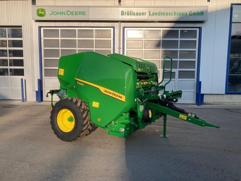 Sonstige Pressen des Typs John Deere F441R, Neumaschine in Eichberg (Bild 1)