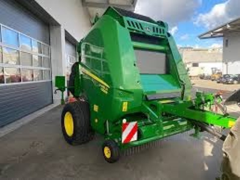 Sonstige Pressen a típus John Deere V 461 M, Ausstellungsmaschine ekkor: Lengnau (Kép 1)