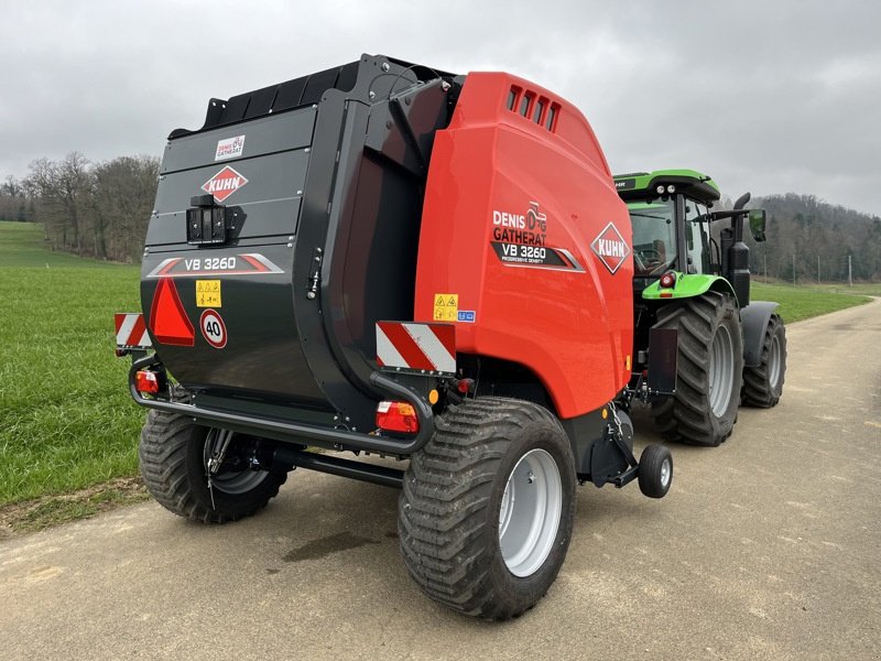 Sonstige Pressen van het type Kuhn VB 3260, Neumaschine in Courtedoux (Foto 3)