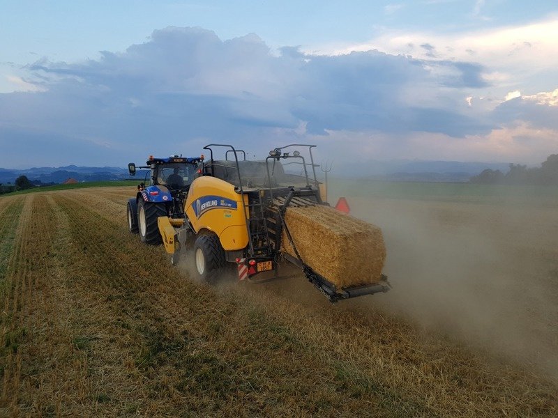 Sonstige Pressen tip New Holland BB 890 pc, Gebrauchtmaschine in Neuenegg (Poză 1)