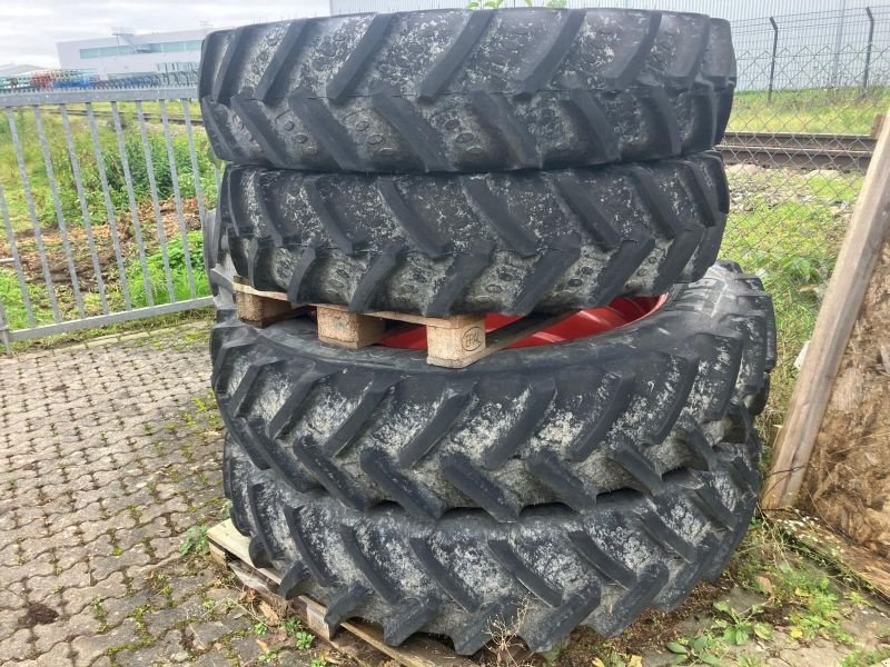 Sonstige Traktoren tip CLAAS 320/85R36 380/90R46 ABVERKAUF, Neumaschine in Schwandorf (Poză 1)