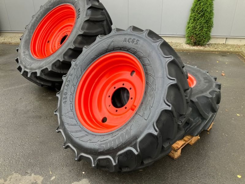 Sonstige Traktoren Türe ait CLAAS 600/65R38 480/65R28 ABVERKAUF, Neumaschine içinde Hof (resim 3)