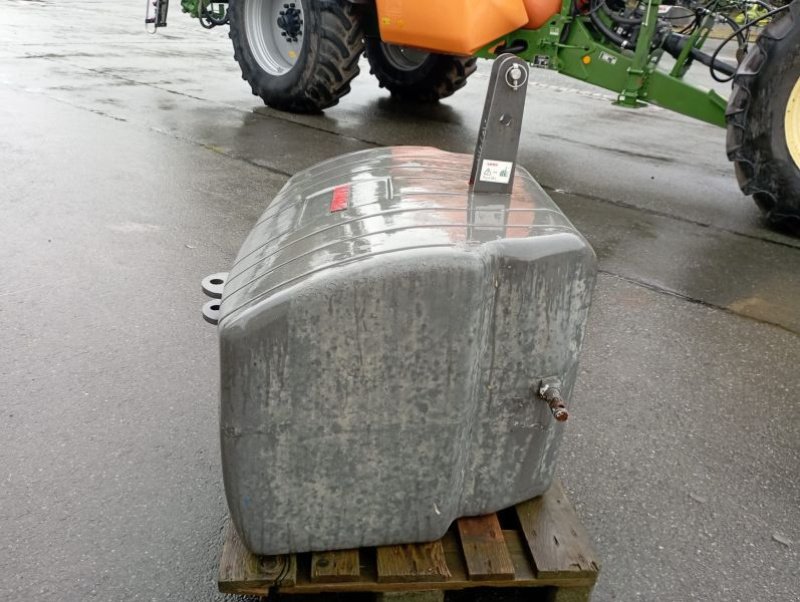 Sonstige Traktoren typu CLAAS GEWICHT NG 1.100KG, Neumaschine v Hollfeld (Obrázek 3)