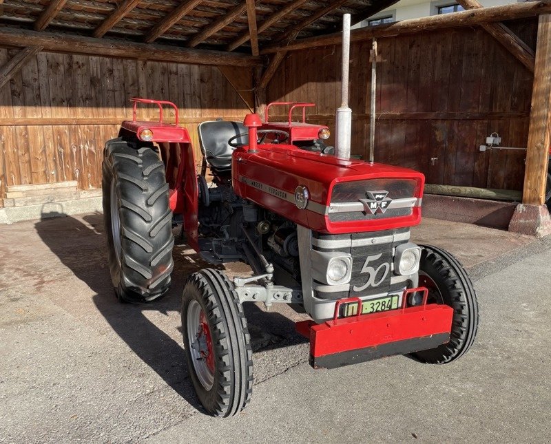 Sonstige Traktoren du type Massey Ferguson MF 135, Gebrauchtmaschine en Meggen LU (Photo 2)