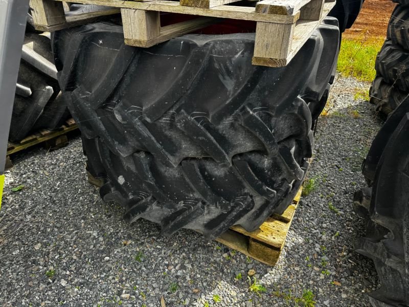 Sonstige Traktoren van het type Sonstige RADSATZ 420 / 70 R24 MITAS, Neumaschine in Hollfeld (Foto 2)