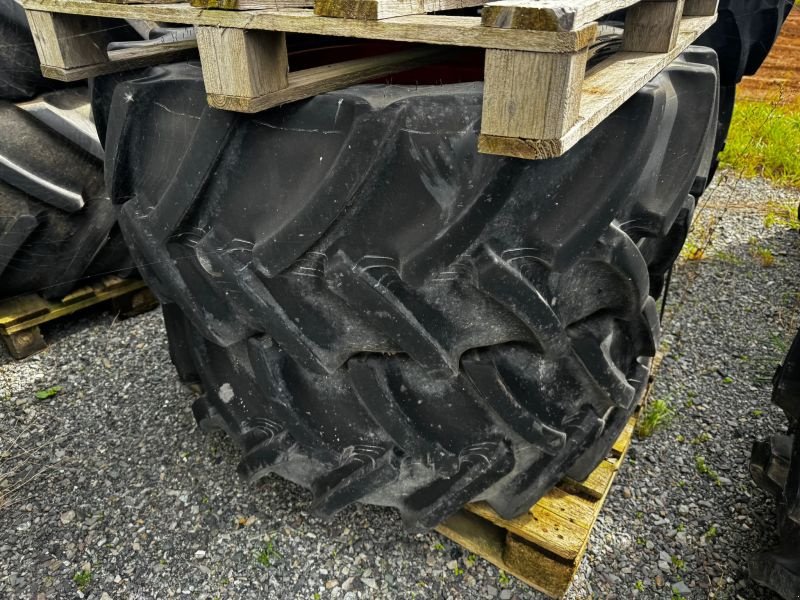 Sonstige Traktoren del tipo Sonstige RADSATZ 420 / 70 R24 MITAS, Neumaschine en Hollfeld (Imagen 1)