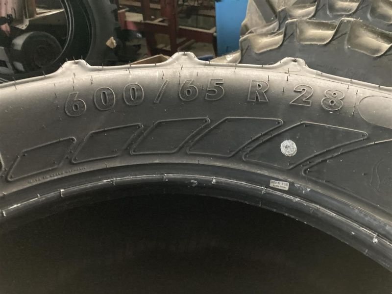 Sonstige Traktoren typu Valtra 650/65R42F+600/65R28F MTSAC65, Neumaschine v Ditzingen-Heimerdingen (Obrázek 3)