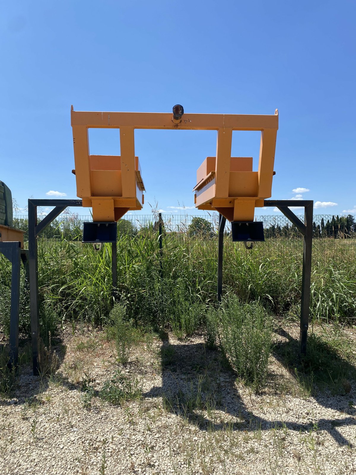 Sonstige Traktorteile типа Pellenc CHASSIS PORTE MASSE POUR MAV, Gebrauchtmaschine в SAINT ANDIOL (Фотография 1)