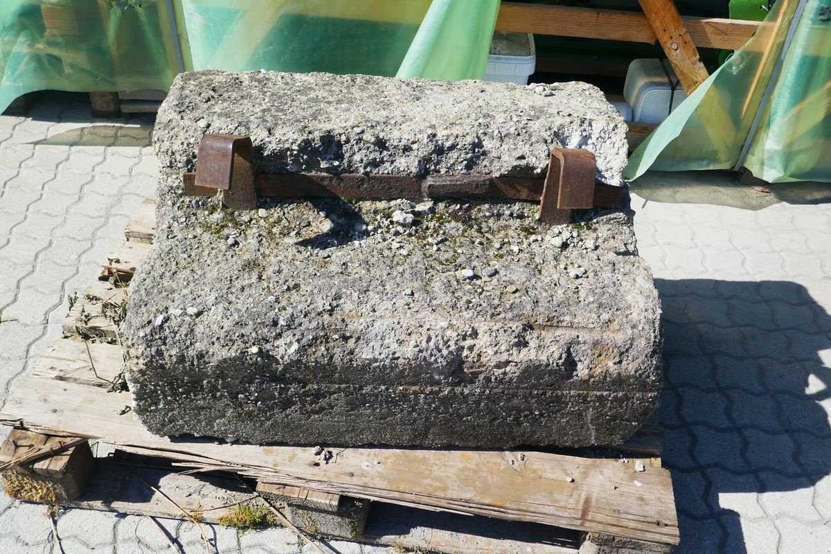 Sonstige Traktorteile типа Sonstige Beton Heckgewicht ca. 300kg, Gebrauchtmaschine в Villach (Фотография 3)