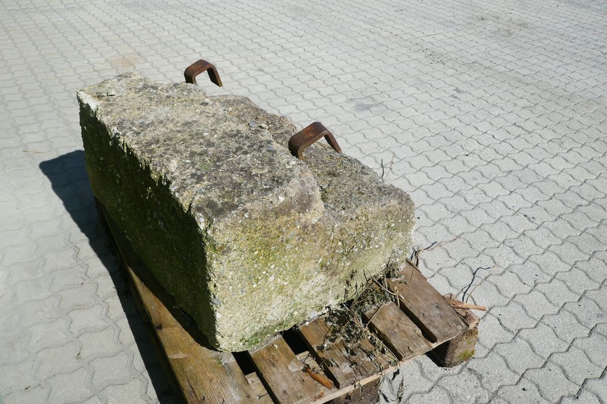 Sonstige Traktorteile des Typs Sonstige Beton Heckgewicht ca. 300kg, Gebrauchtmaschine in Villach (Bild 2)