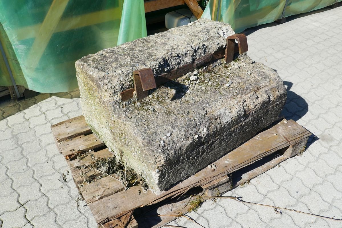 Sonstige Traktorteile van het type Sonstige Beton Heckgewicht ca. 300kg, Gebrauchtmaschine in Villach (Foto 5)