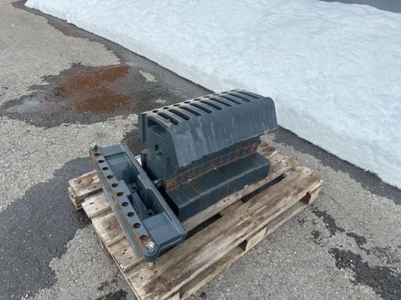 Sonstige Traktorteile typu Sonstige Kubota Frontgewichtsträger 10 Platten gebraucht, Gebrauchtmaschine w Tamsweg (Zdjęcie 10)