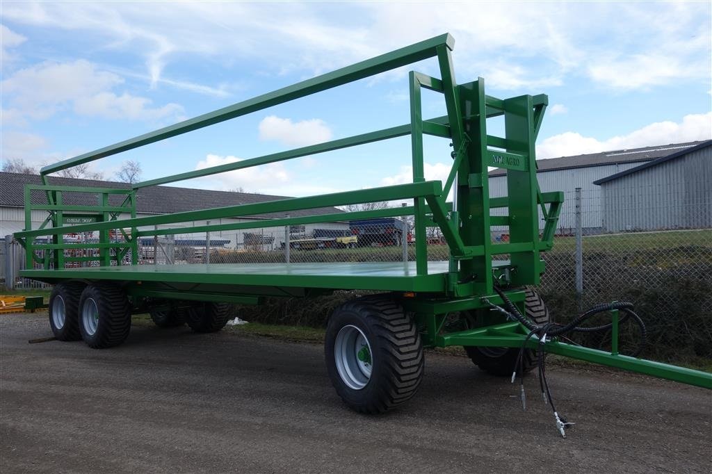 Sonstige Transporttechnik van het type Agro Halmvogn med hydraulisk ballesikring, Gebrauchtmaschine in Kjellerup (Foto 1)