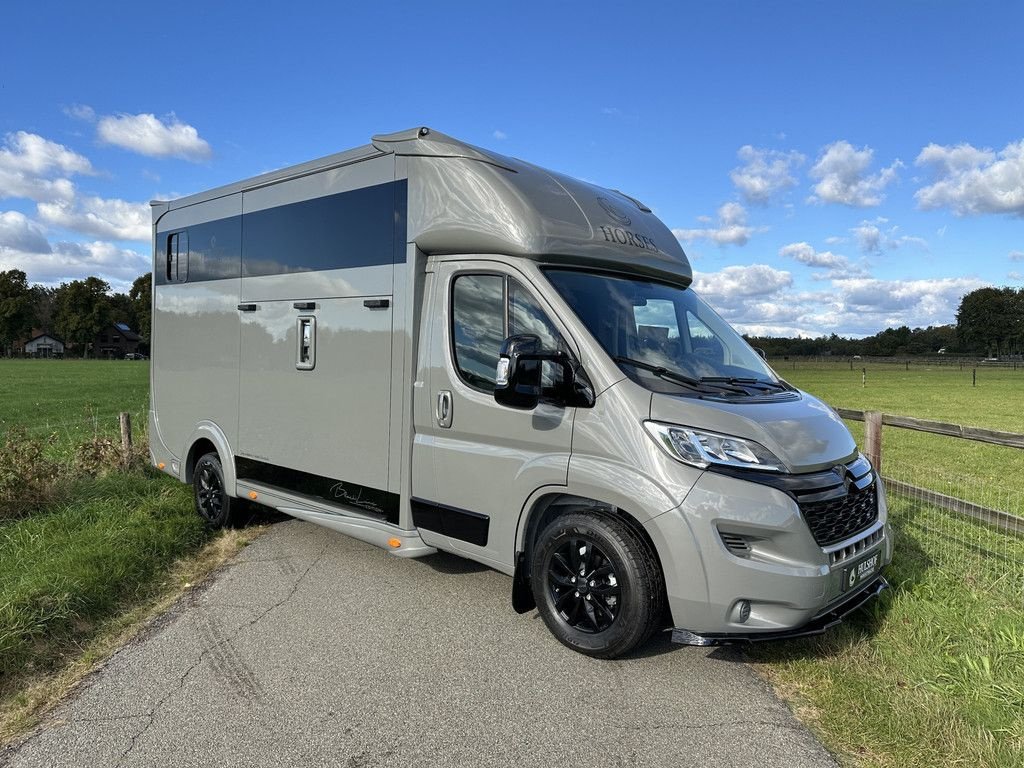 Sonstige Transporttechnik du type Citroen Jumper 2-paards paardenvrachtwagen XXL Black Line edition DEMO!, Gebrauchtmaschine en KOOTWIJKERBROEK (Photo 2)