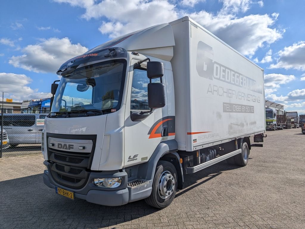 Sonstige Transporttechnik typu DAF FA LF210 4x2 Daycab 12T Euro6 - GeslotenBak 6M + Laadklep 1500KG, Gebrauchtmaschine v Oud Gastel (Obrázek 1)