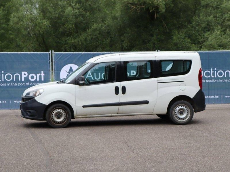 Sonstige Transporttechnik типа Fiat Dobl&ograve; Cargo Maxi, Gebrauchtmaschine в Antwerpen (Фотография 1)