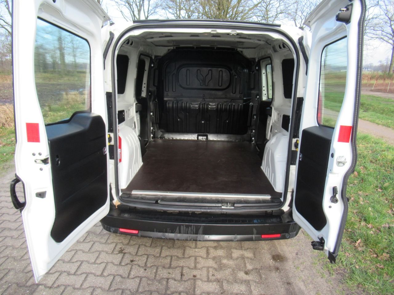 Sonstige Transporttechnik des Typs Fiat doblo cargo maxi benzine lang, Gebrauchtmaschine in Borne (Bild 8)