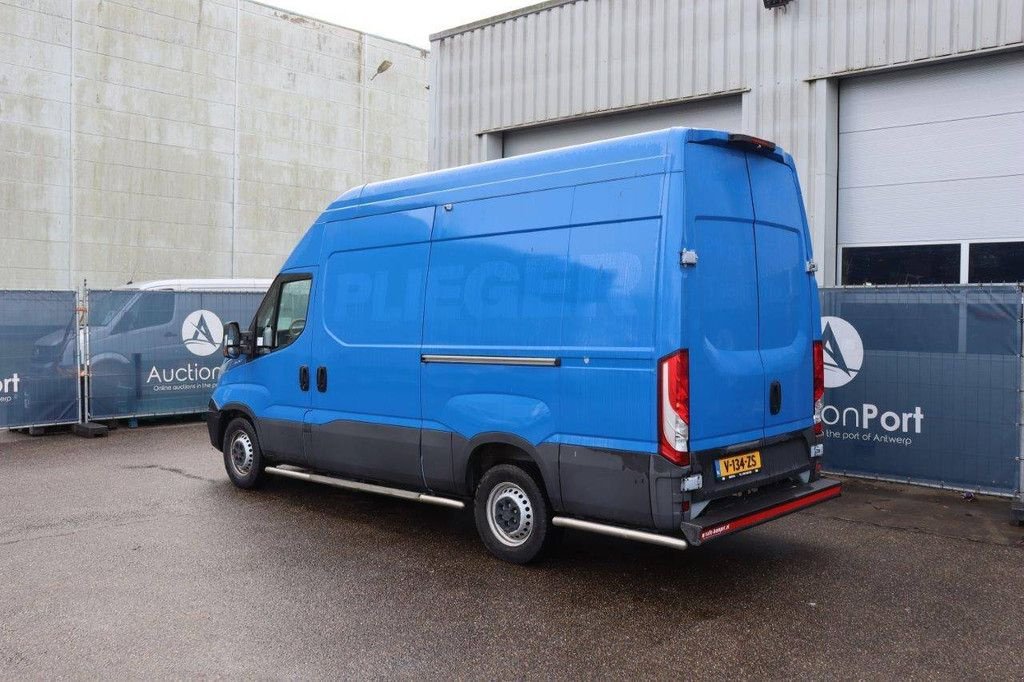 Sonstige Transporttechnik des Typs Iveco 35S14N, Gebrauchtmaschine in Antwerpen (Bild 3)